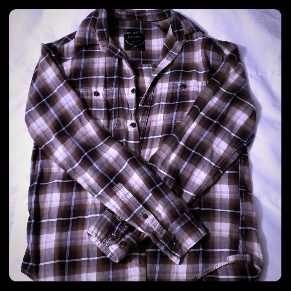 Soft long sleeve light weight flannel shirt
